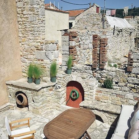 Yi Artistry 1-Bedroom Medieval Holiday House Kalamoti Екстериор снимка