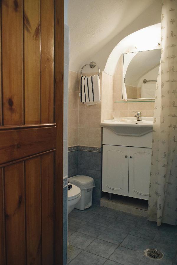 Yi Artistry 1-Bedroom Medieval Holiday House Kalamoti Екстериор снимка